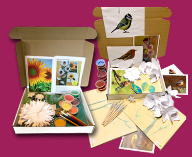 <strong>Book a delivered Art Kit</strong><br>direct to your home